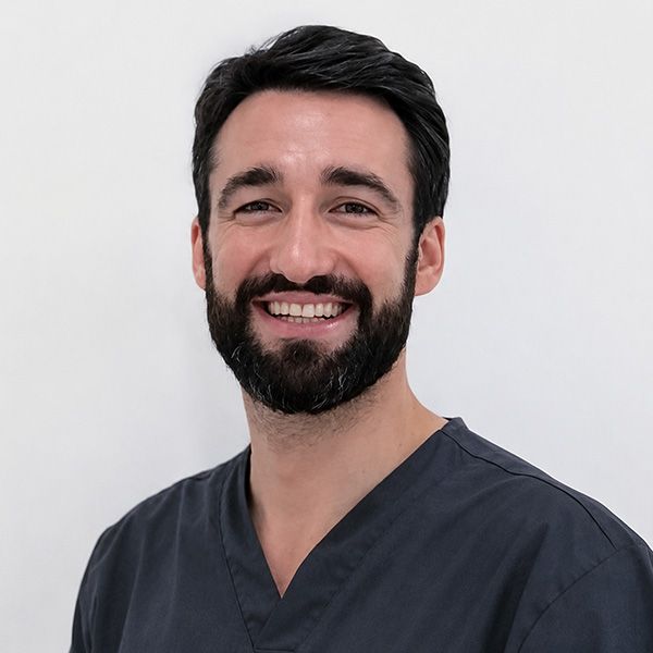 Dr. Álvar Espejo